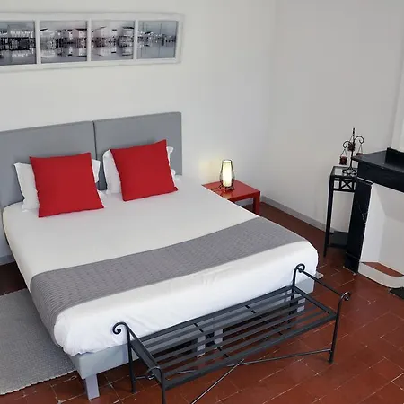 La Grussan-hotes Bed & Breakfast فندق مبيت وإفطار