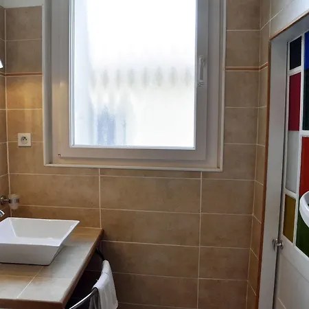 La Grussan-hotes Bed & Breakfast فندق مبيت وإفطار