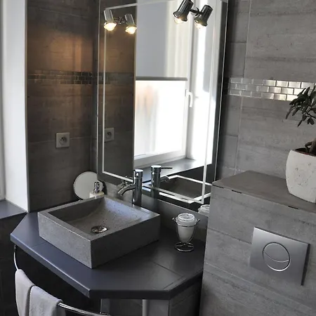 La Grussan-hotes Bed & Breakfast فندق مبيت وإفطار