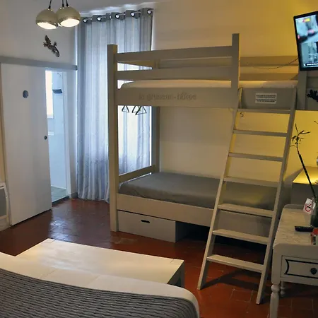 La Grussan-hotes Bed & Breakfast فندق مبيت وإفطار