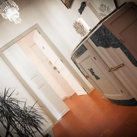 La Grussan-hotes Bed & Breakfast فندق مبيت وإفطار 2*
